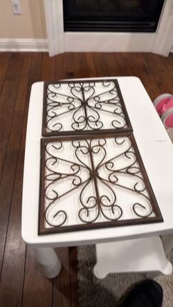 Home interior vintage wall plaques.