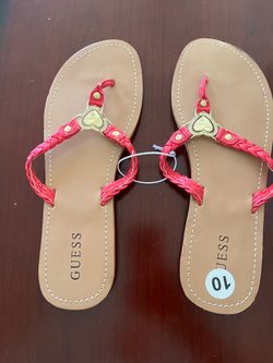 GUESS Coral Braided Thong Sandals with Gold Heart Trim size 10 New