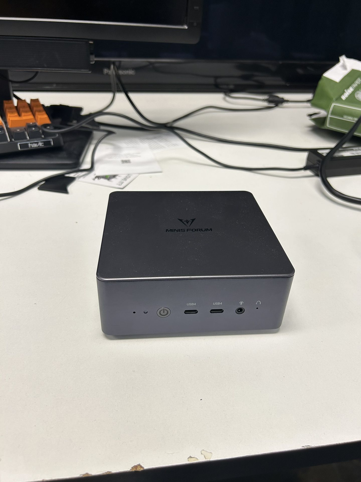 Mini Gaming PC - Ryzen 9 7940HS W: Radeon 780M Graphics