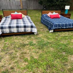 Two Queen Size Bed With Mattress And Nightstands 