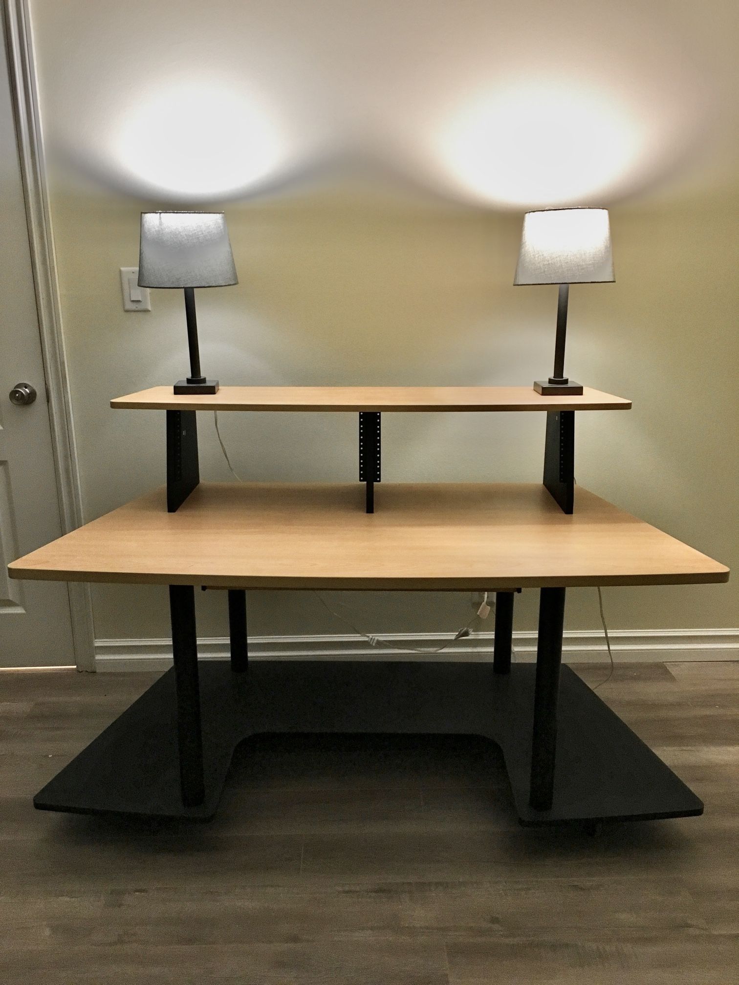 RTA Studio Music Producer Desk