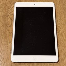 iPad Mini 2 - 32GB Silver (ME280LL/A) - Good Condition