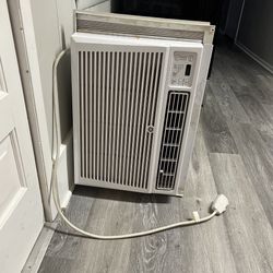 15,000 BTU Air Conditioner + Magnetic Remote