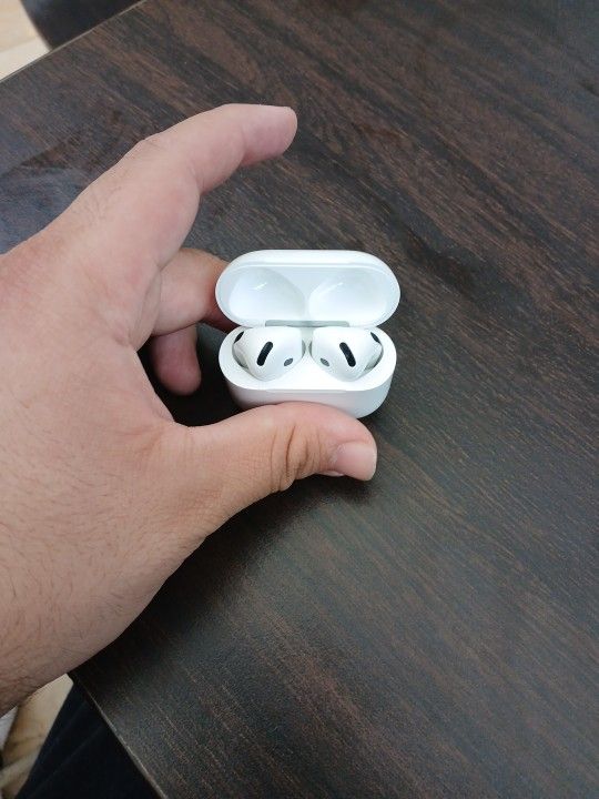 Airpods 4