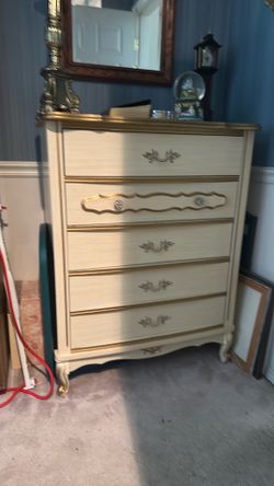 Dresser