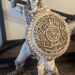 Aztec statue 