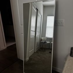 White Mirror