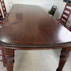 Pottery Barn Dinning Table  