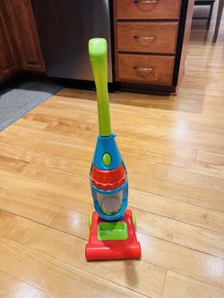 Vacuum cleaner toy