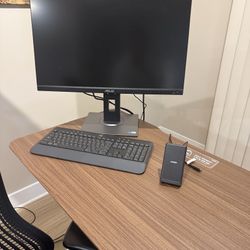 Home Office Setup: Screen, Laptop Connector, Charger, Webcam, Keyboard