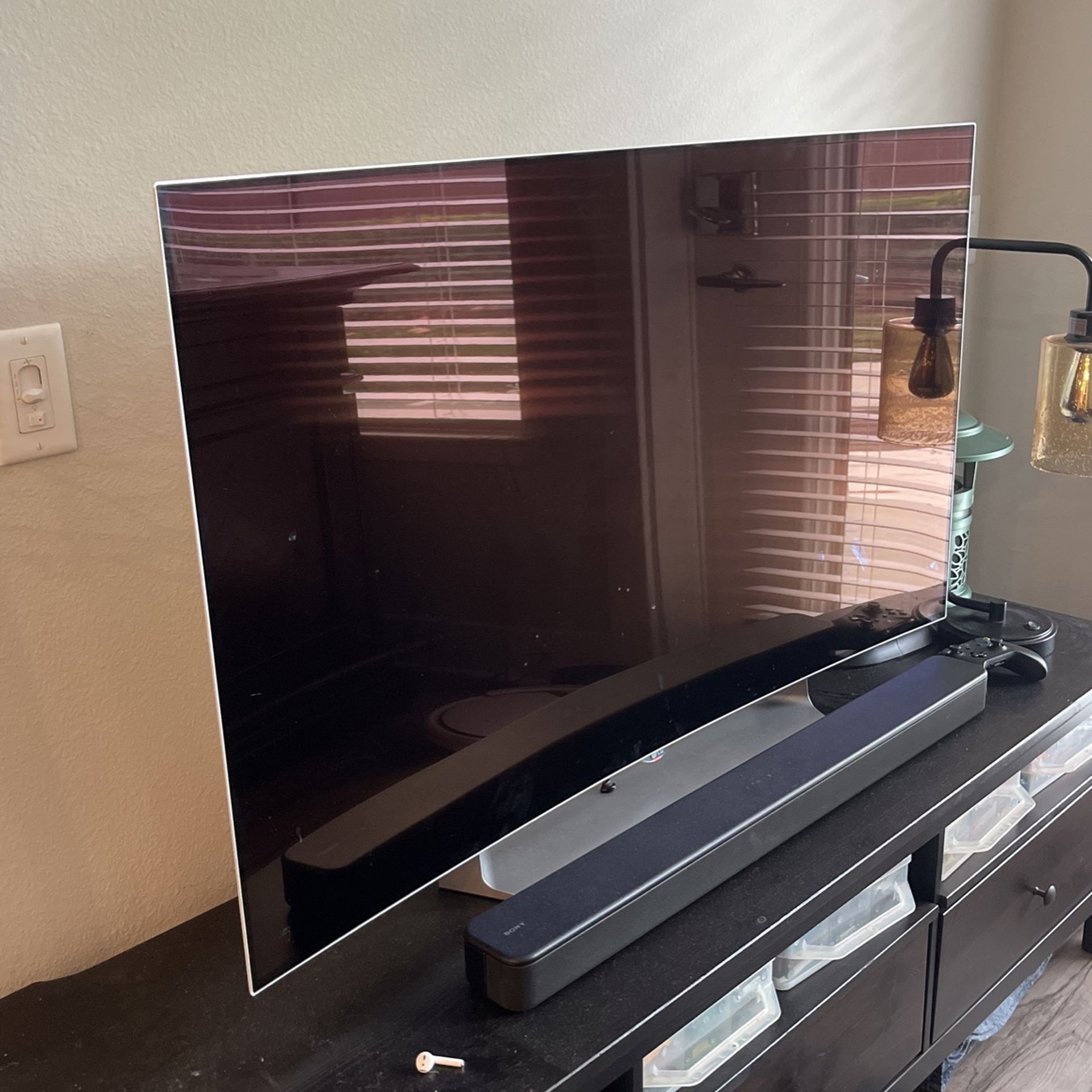 1 Inch Thin LG 60” Curved OLED Smart tv