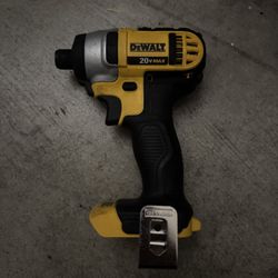 DeWalt Impact DCF885