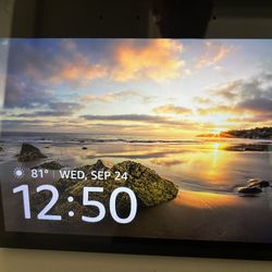 Amazon Echo Show 8 “ Like New “  Excellent Sound and Video 