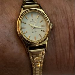 Vintage Signet Ladies Gold Tone Watch