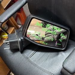 2019-25 Chevy Silverado right mirror