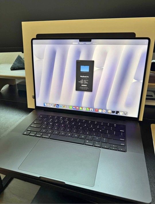 MacBook Pro 16" M4 Max | 128GB RAM|1TB SSD | Nano-Texture Display | Mint