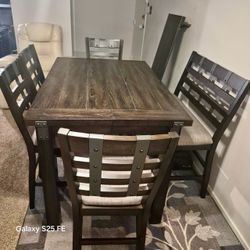 Dinning Room Set w/ Bench Seating