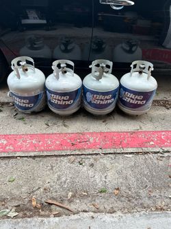 4 propane tanks