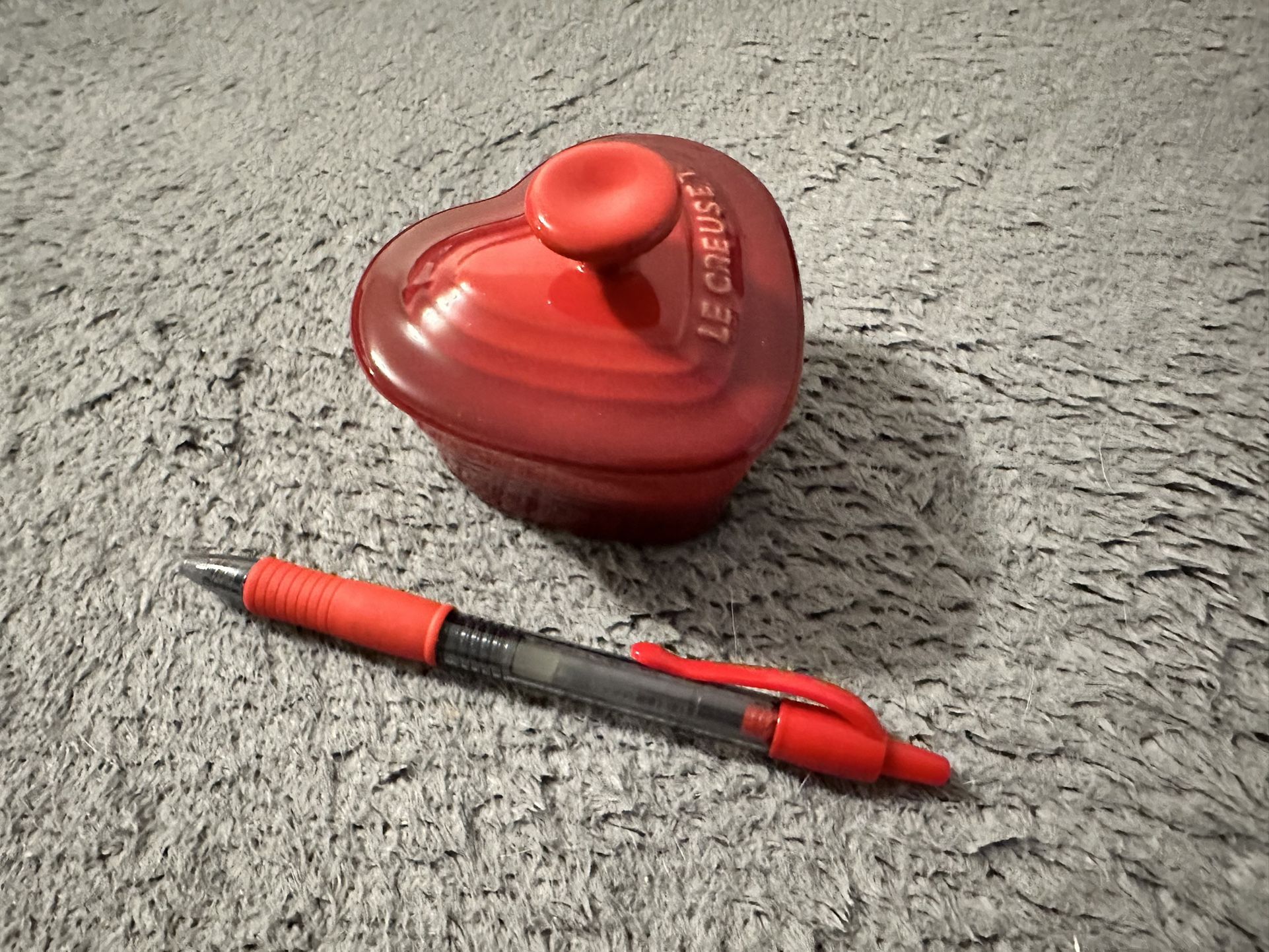 NIB Le Creuset Mini Heart Ramekins for Sale in San Diego, CA OfferUp