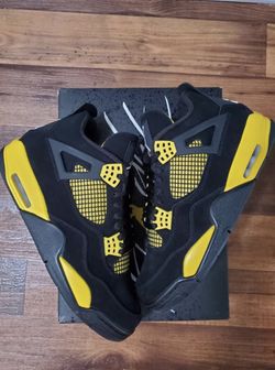 Jordan 4 Thunder