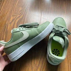 Women’s Nike Air Force 1 Size 6
