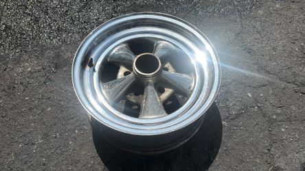 One Cragar SS 15x6 Inch Classic Chrome 5 Lug Wheel