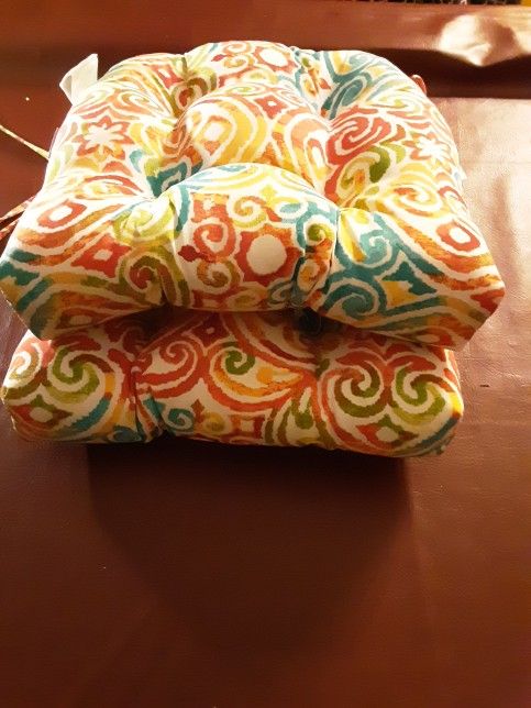 Pillow Perfect Chair Pads Corinthian Dapple Reversible Set of 2 - New 16"#619859