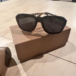 Burberry Sun Glasses