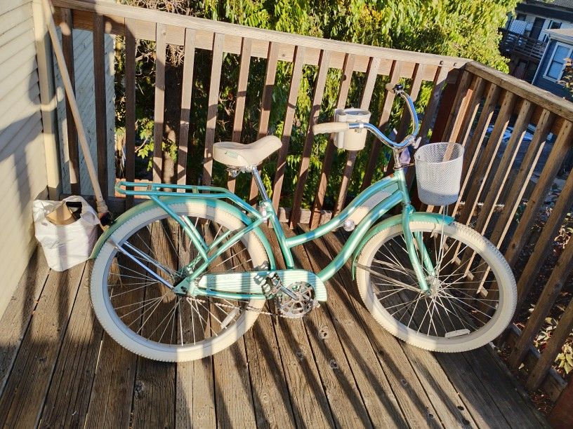 No Lusso Classic Huffy Beach Cruiser.