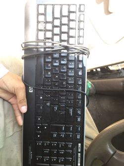 HP desktop and keyboard