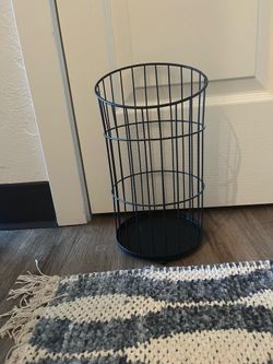 Toilet paper holder