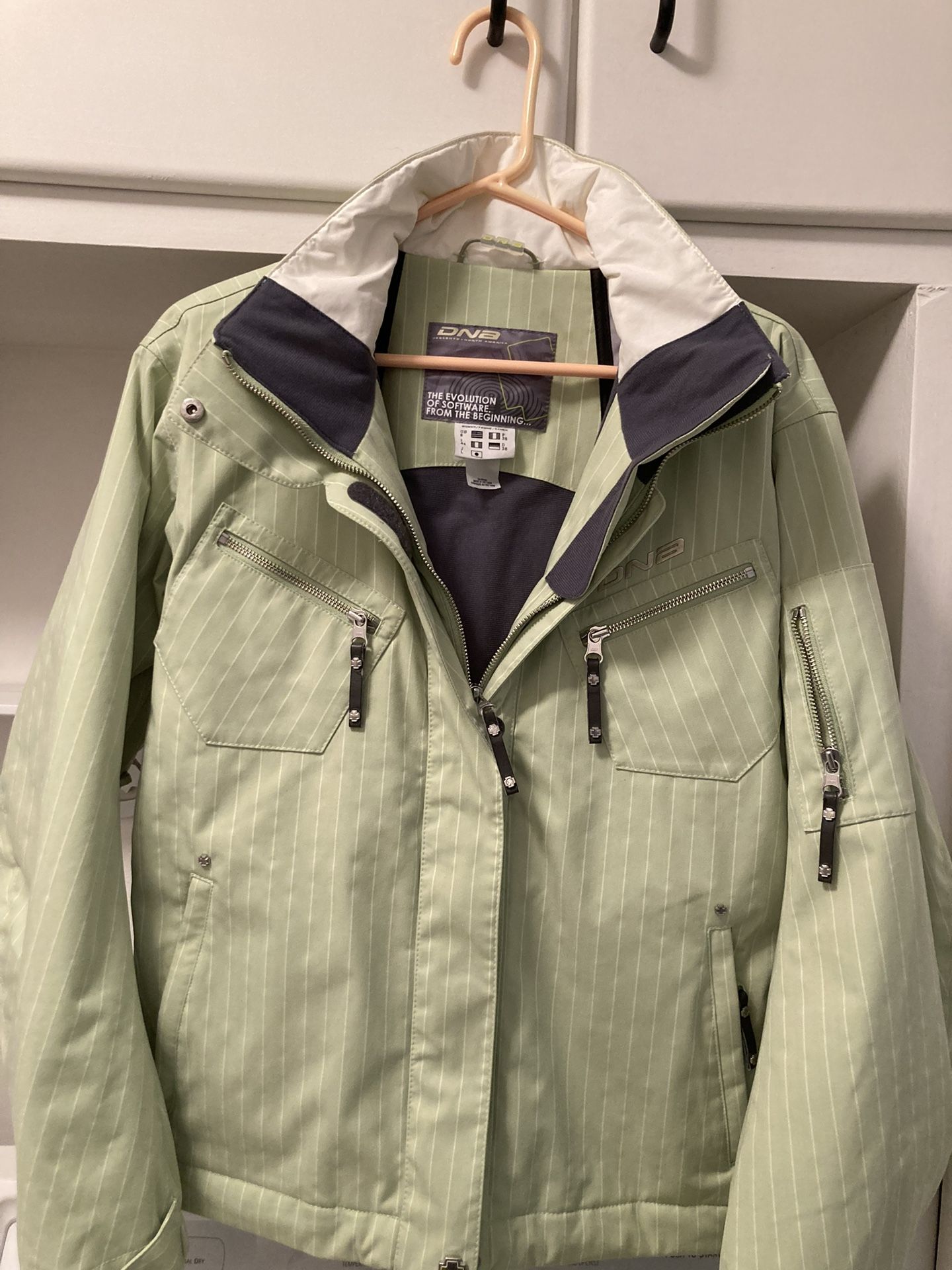 Woman's Descente DNA Ski Jacket with hood - Main Image