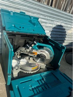 Makita compound mitre saw 7 1/2”