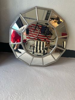 Wall mirror