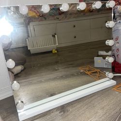 Mini Vanity 