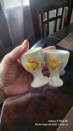 2 Goebel DAFFODIL 2 %4" Egg
Cups 1982 Annual Egg Cup
Series: MINT
