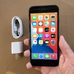 iPhone 7 - UNLOCKED - Like New  