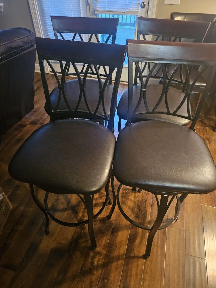 4 Bar Stools