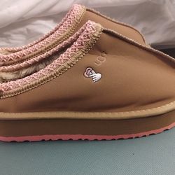 NEW UGG  WMNS TAZZ SLIPPER 'LOVE SZ 10