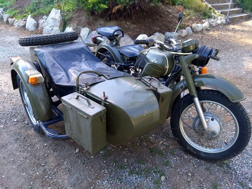 DNEPR (Ural) Motorcycle with side car 650cc military motorcycle