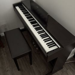 $800 Electric Piano Worth 1K