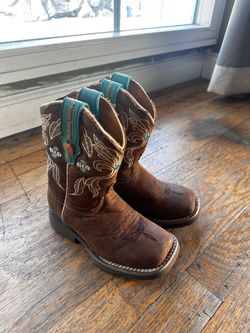 Girls boots