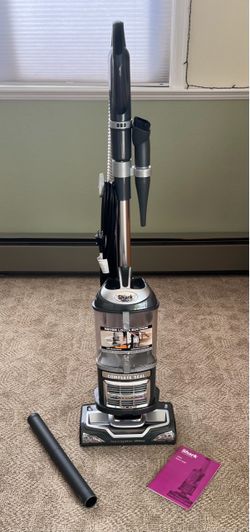 SHARK Vacuum Lift-Away