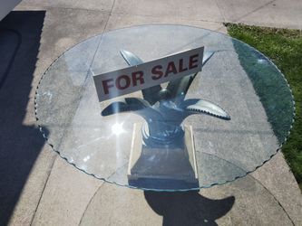 Glass Table With Leaf Stand Nice!!! 👍pick Up Only 🙏