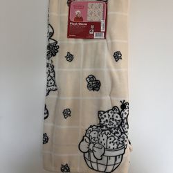 Strawberry Shortcake Plush Blanket 