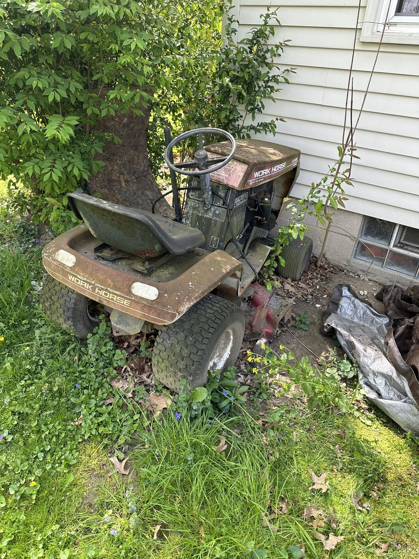 used wheel horse tractor/ mower