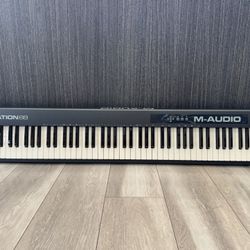 M-Audio Keystation 88 MK3 Keyboard Controller - Black 