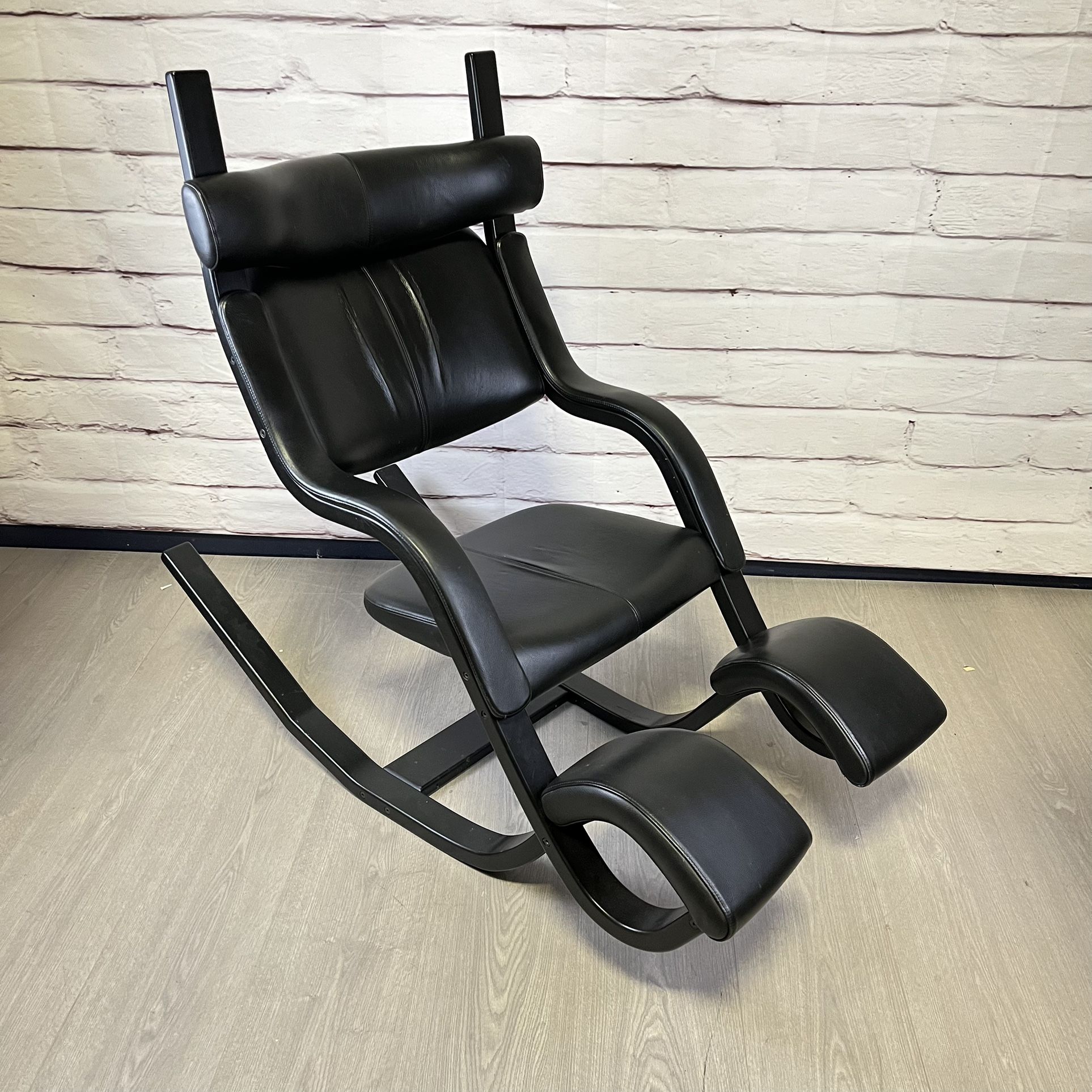 Black Varier Gravity Balans Recliner Kneeling Chair Danish