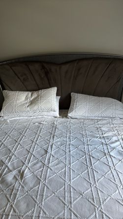Gray and silver five piece bedroom set Gray and silver five piece bedroom