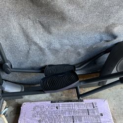 Elliptical Life Fitness X5 - $333
